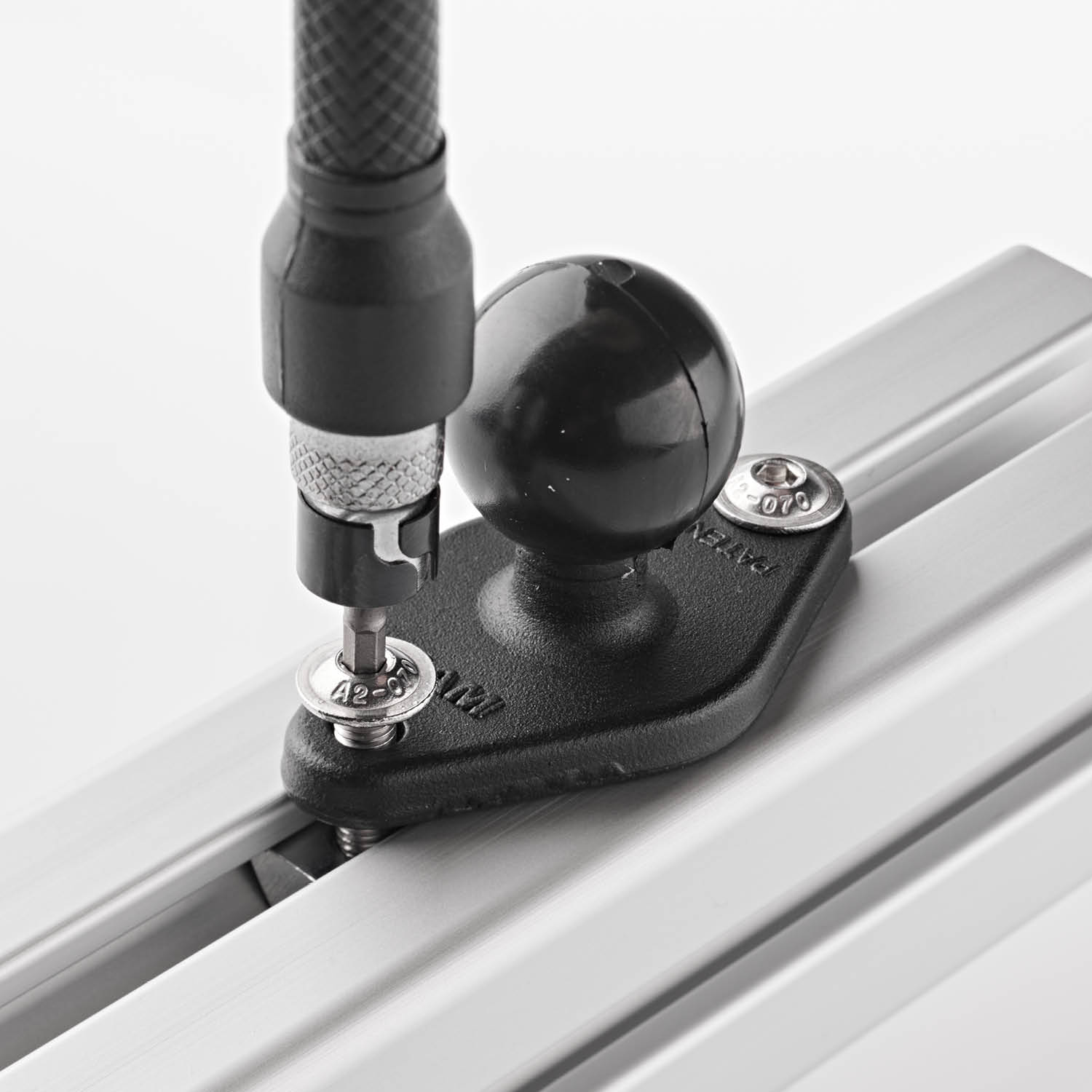 RMG Diamond-Basis (Trapez) – B-Kugel (1 Zoll) – 2-Loch AMPS – Kompatibel für ITEM, Bosch-Rexroth & MiniTec