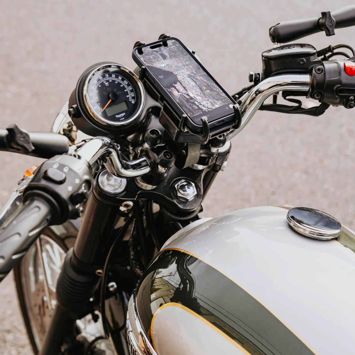 RAM Mounts Quick-Grip XL Universalhalterung für große Smartphones - Bis 92,07 mm Breite - Inkl. Trapez-Basisplatte (B-Kugel - 1 Zoll) - Schrauben-Set RAM Mounts Quick-Grip XL Universalhalterung für große Smartphones - Bis 92,07 mm Breite - Inkl. Trapez-Basisplatte (B-Kugel - 1 Zoll) - Schrauben-Set