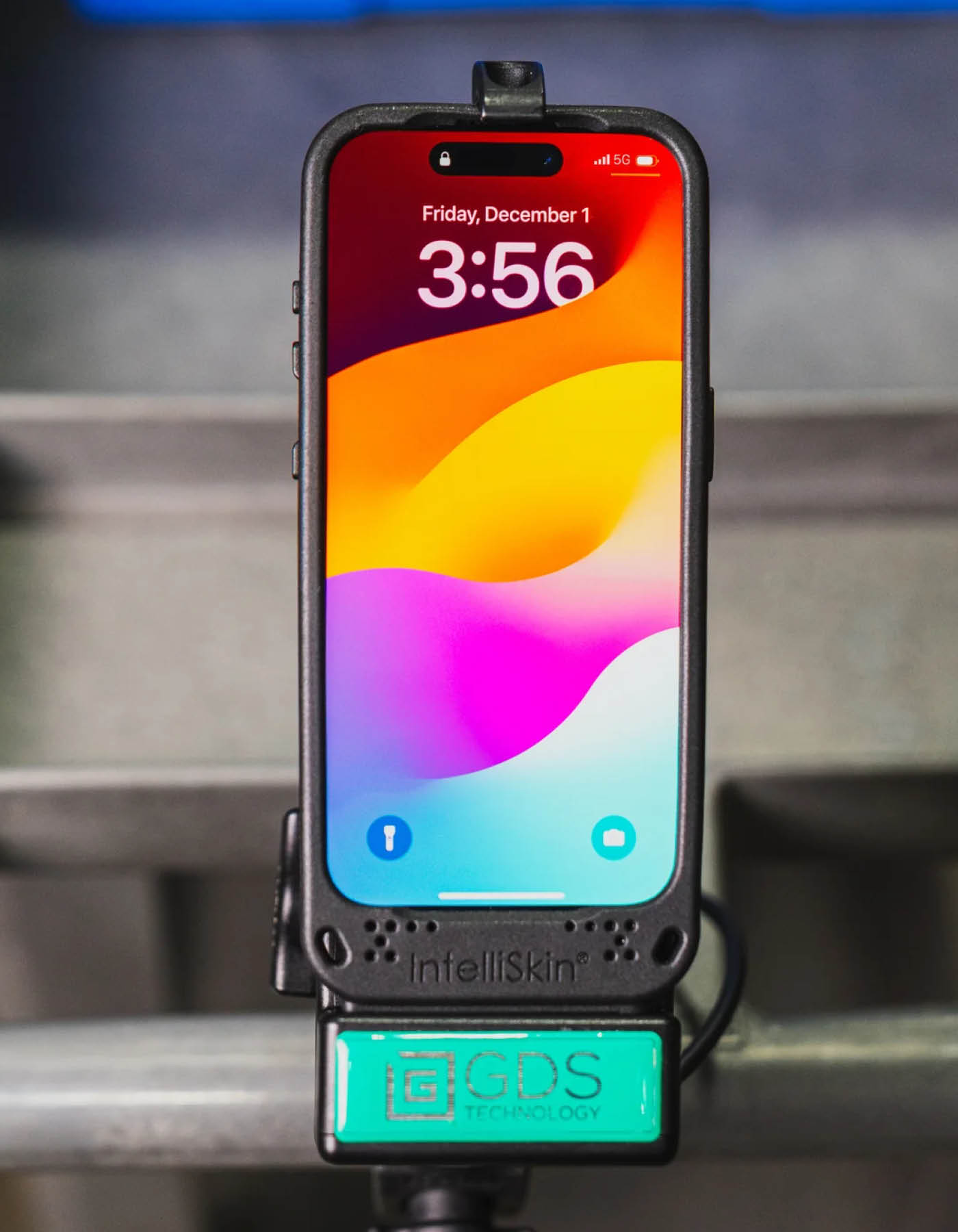 RAM Mounts IntelliSkin Ladeschutzhülle für Apple iPhone 15 Pro - GDS-Technologie