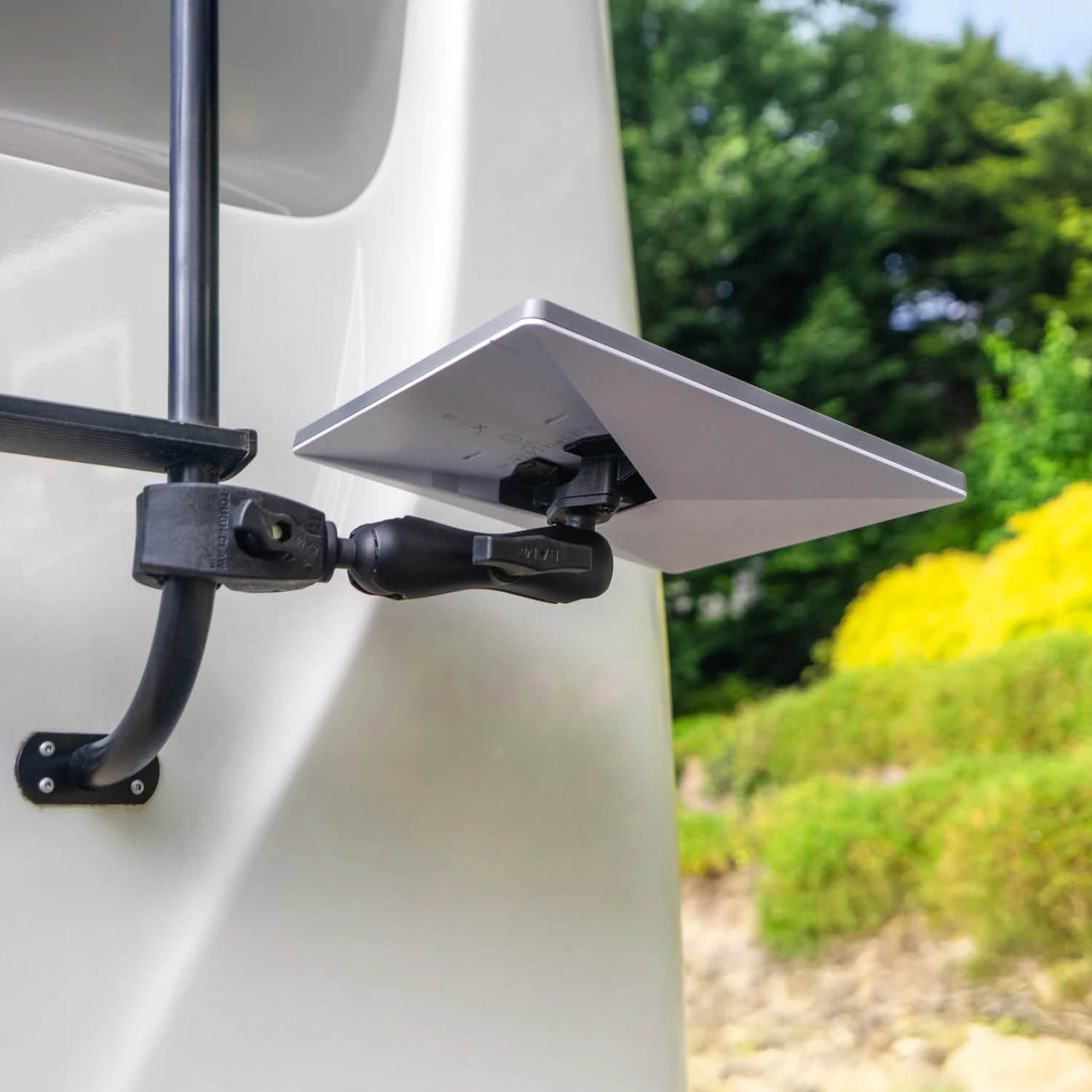 RAM Mounts Tough-Claw Halterung für Starlink Mini - C-Kugel (1,5 Zoll), 25,4-40,64 mm Durchmesser