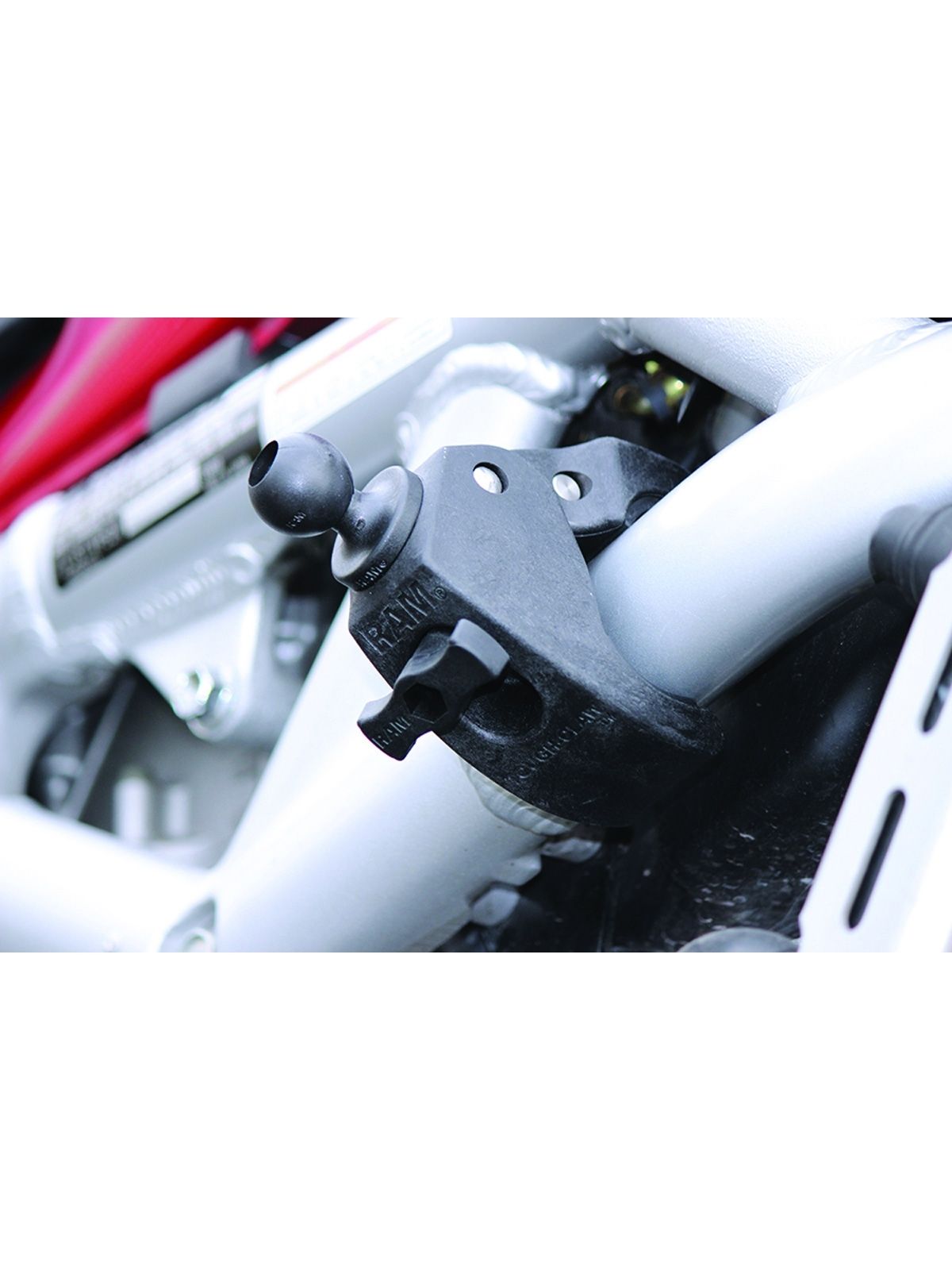 RAM Mounts Tough-Claw Halteklammer (mittel) mit Feststellschraube - B-Kugel (1 Zoll), Durchmesser 25,4-40,6 mm RAM Mounts Tough-Claw Halteklammer (mittel) mit Feststellschraube - B-Kugel (1 Zoll), Durchmesser 25,4-40,6 mm