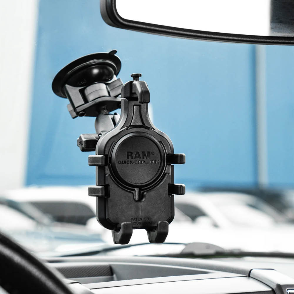 RAM Mounts Quick-Grip Pro Universal Saugfuss-Halterung für Smartphones - B-Kugel (1 Zoll), mittlerer Verbindungsarm, MagSafe kompatibel
